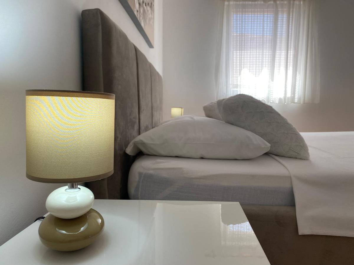 Apartmani Vera Primošten Buitenkant foto