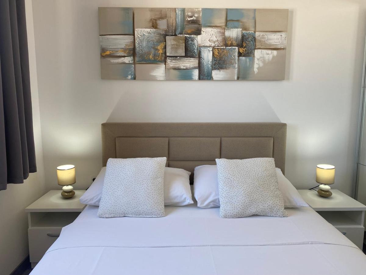Apartmani Vera Primošten Buitenkant foto